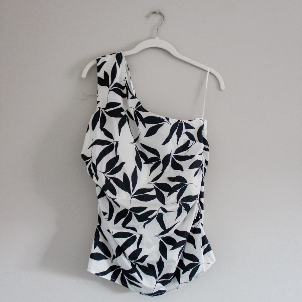 One-Shoulder Black and White Leaf Print Top